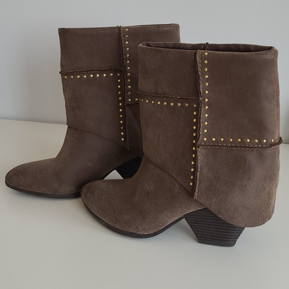 FERGIE Gold Tone Studded Faux Leather Pointed Toe Heeled Boots - Picture 11 of 15